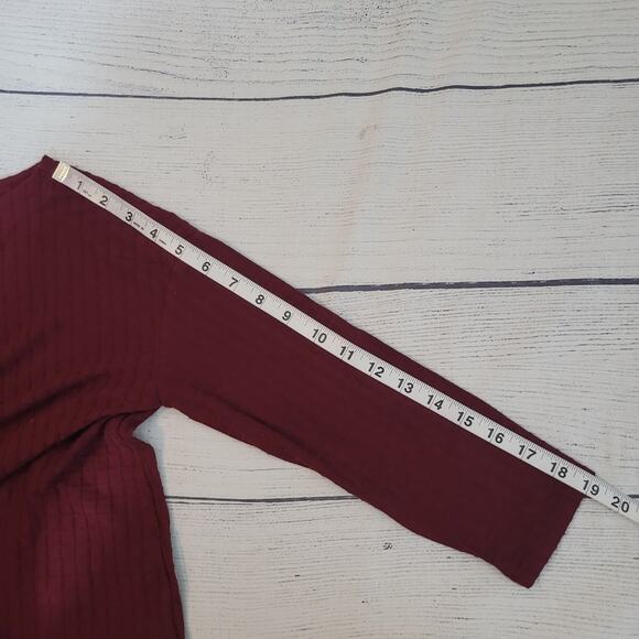 J. Jill	Size	XS Wearever Collection Square Design 3/4 Sleeve Maroon Tunic Top - Picture 9 of 9